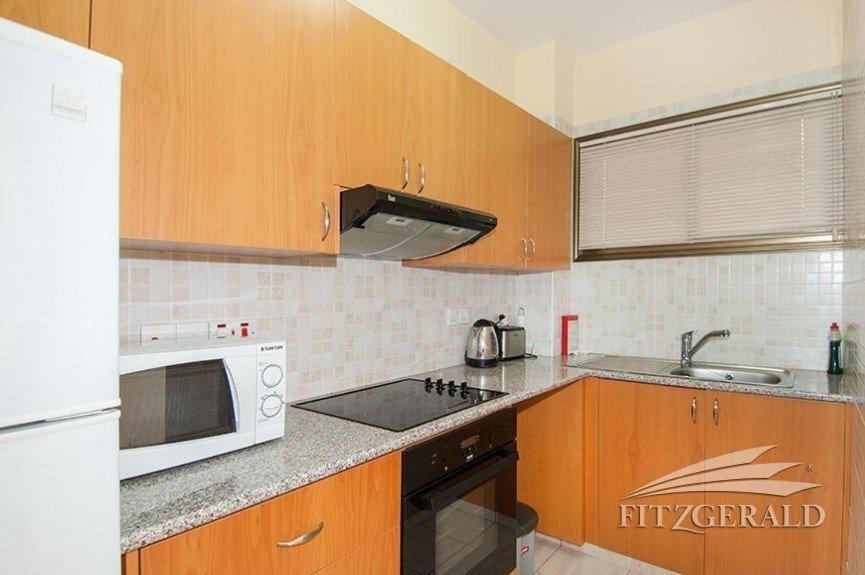 Apartment 1 Bedroom Garden Flat, Sleeps 4 *