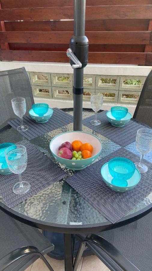 Apartment 1 Bedroom Garden Flat, Sleeps 4
