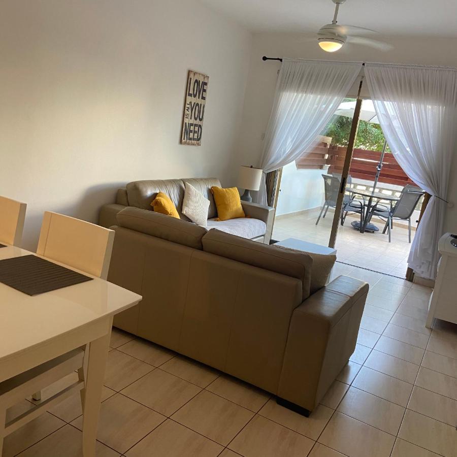 1 Bedroom Garden Flat, Sleeps 4 Paphos